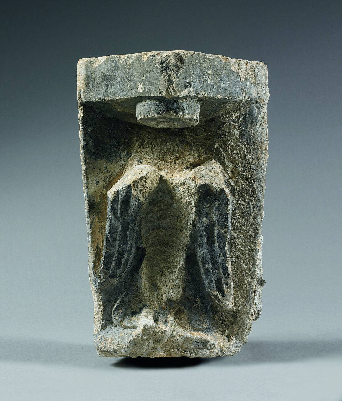 Capitello angolare con aquila frammentaria (capitello) di Scultore - ambito lombardo (fine/inizio sec. XII)