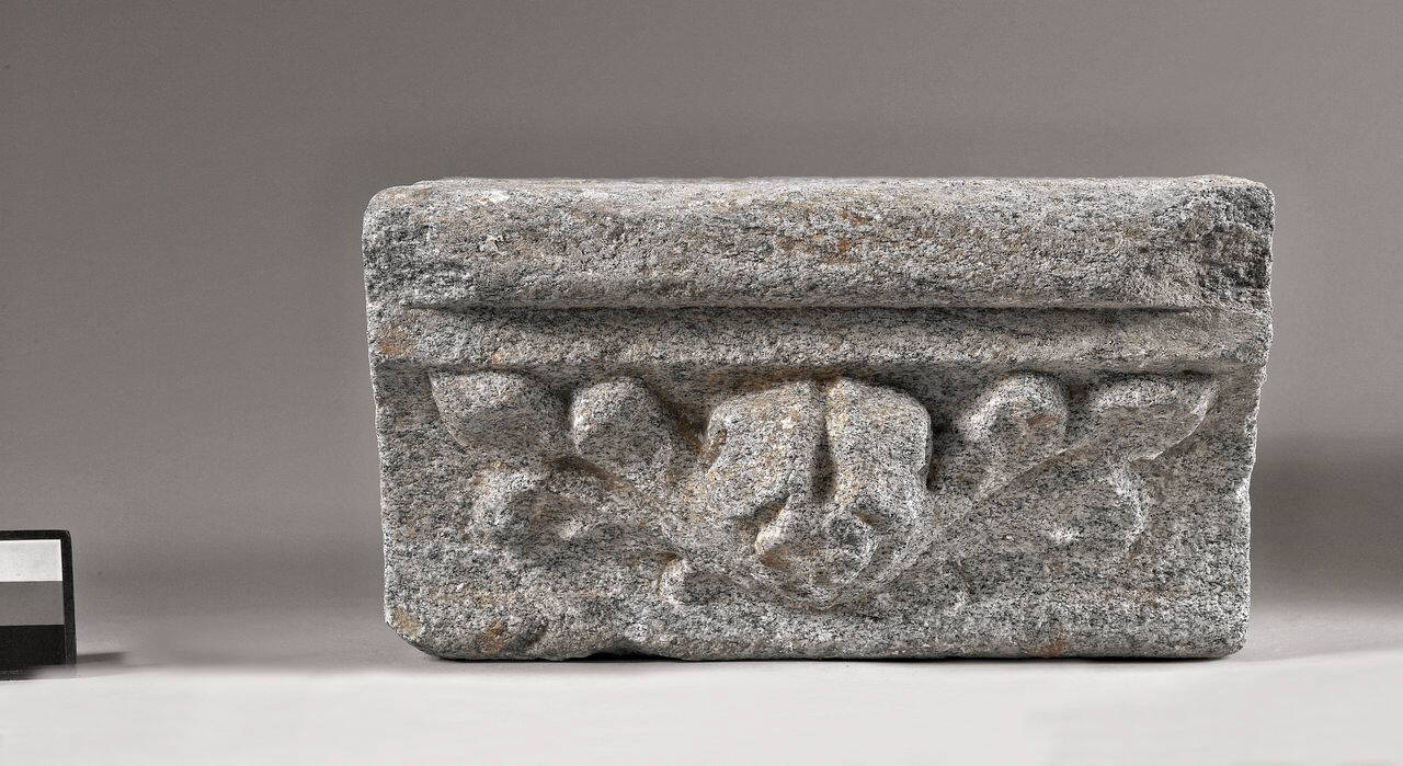 Cornice a un elemento floreale a crochet (cornice) di Scultore - ambito lombardo (terzo quarto sec. XV)