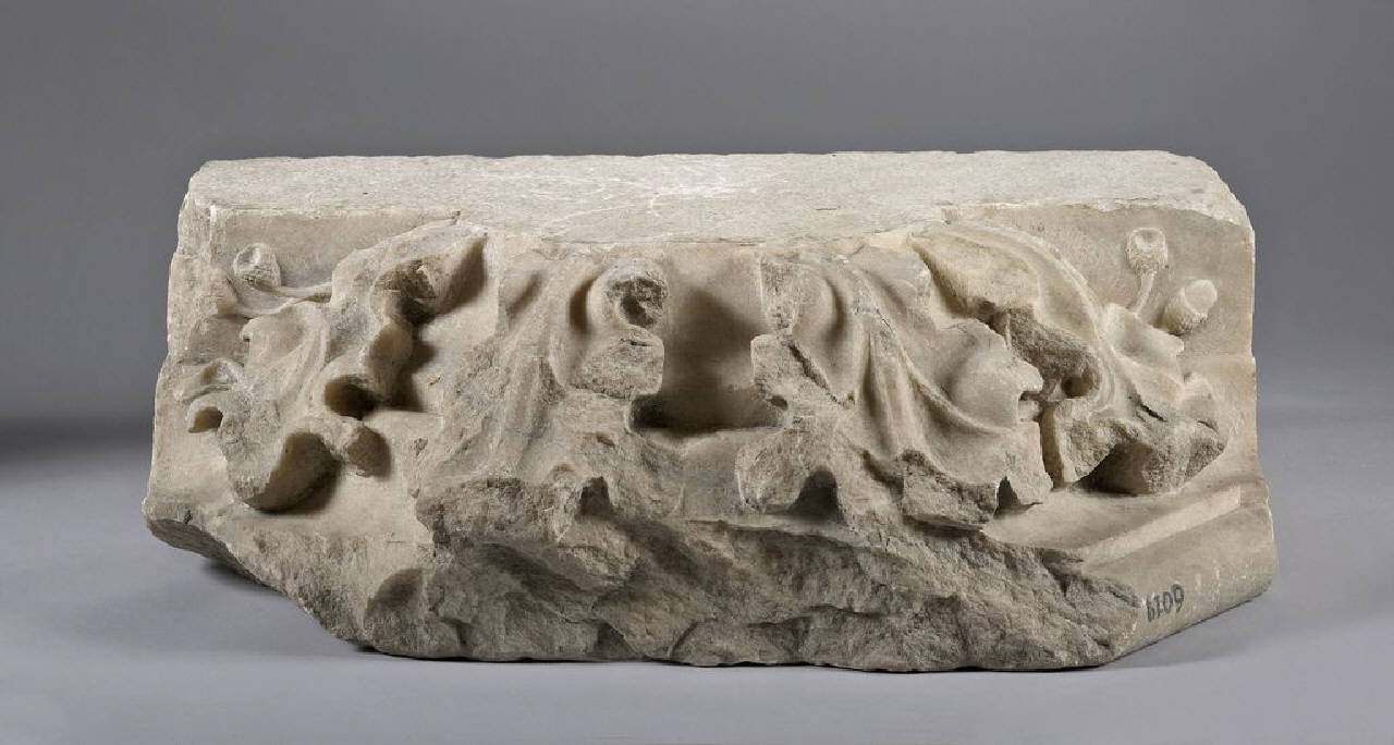 Mensola con quattro foglie di quercia e ghiande (mensola) di Scultore - ambito lombardo (primo quarto sec. XV)