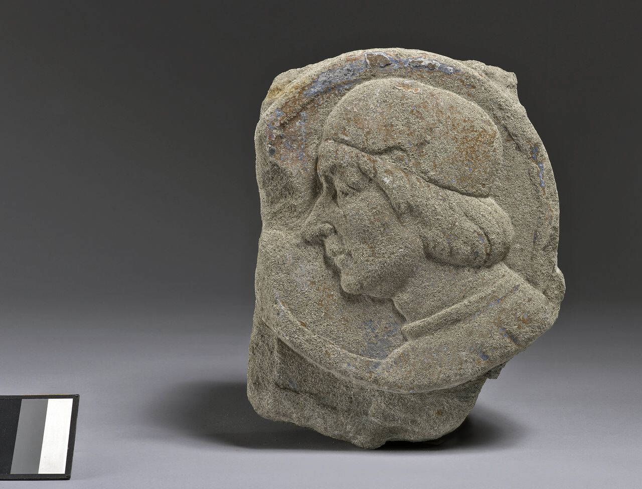 Busto virile di profilo a sinistra, in pendant (medaglione, parte di) di Scultore - ambito lombardo (ultimo quarto sec. XV)