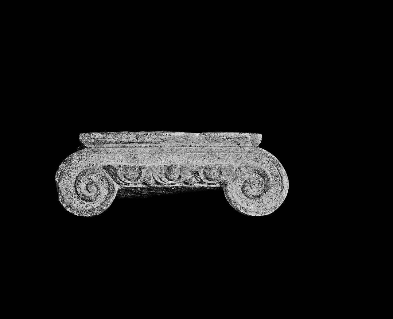 Capitello di lesena, in pendant (capitello di lesena) di Scultore - ambito lombardo (seconda metà sec. XVI)