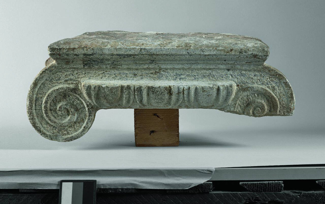 Capitello di lesena, in pendant (capitello di lesena) di Scultore - ambito lombardo (seconda metà sec. XVI)