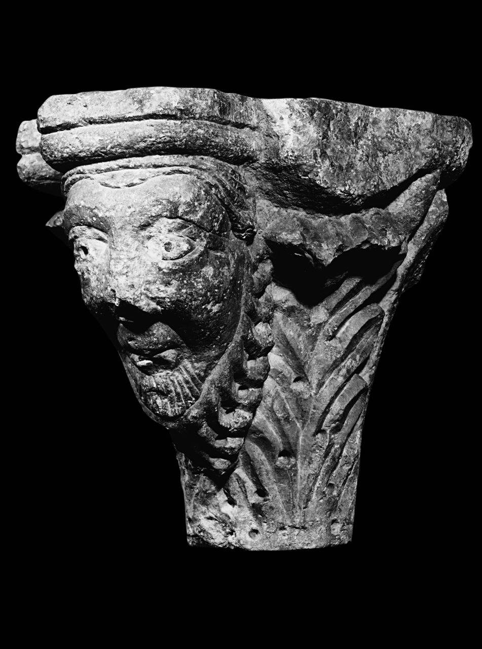 Mensola con protome umana sorgente da foglie d'acanto (mensola) di Wiligèlmo (Viligèlmo) (cerchia) (primo quarto sec. XII)