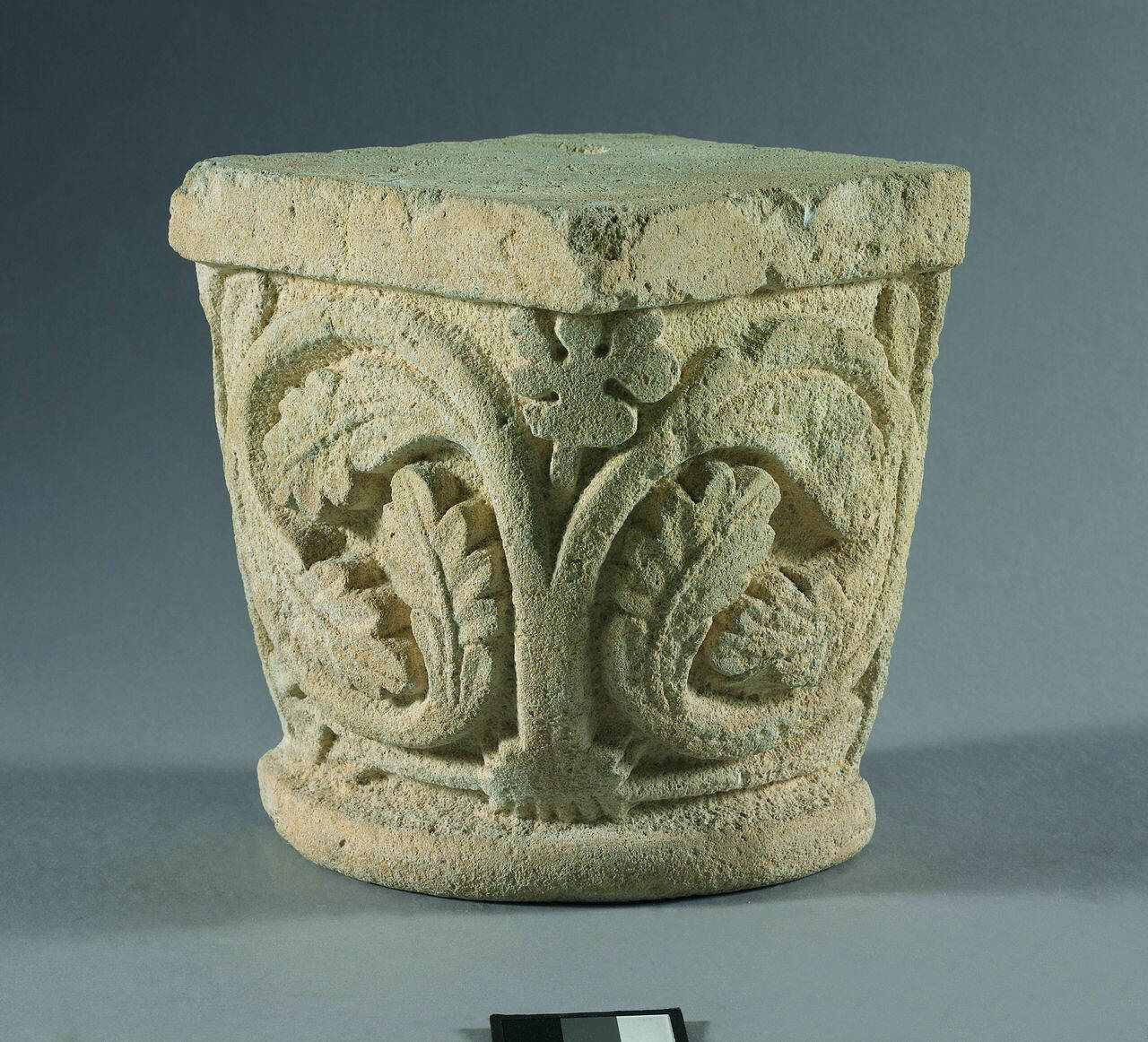 Capitello angolare con decorazione fitomorfa (capitello angolare) di Scultore - ambito lombardo (fine-prima metà sec. XII)