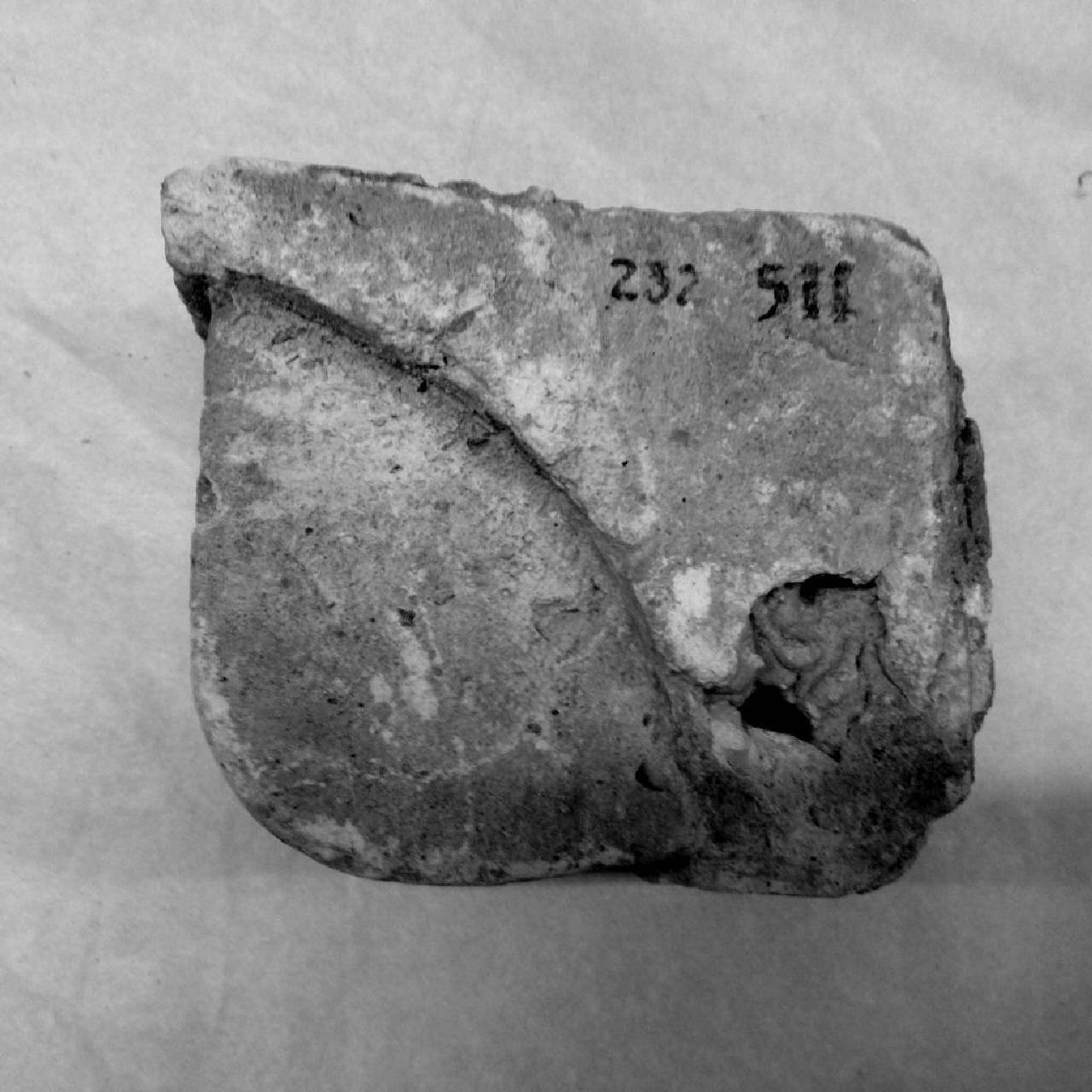 Mensola liscia (mensola) di Scultore - ambito lombardo (sec. XII)