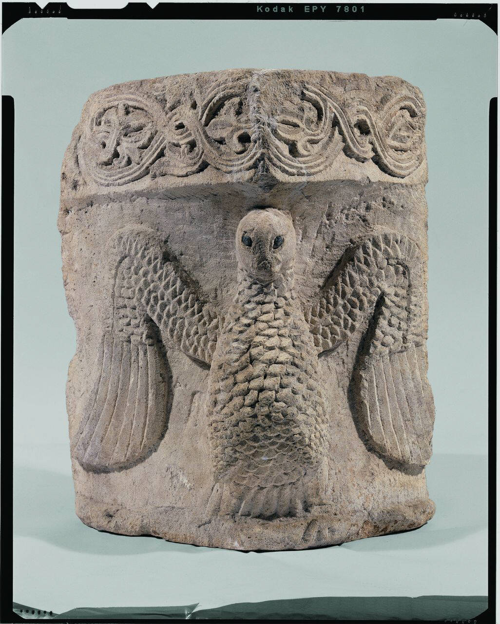 Capitello angolare con aquila (capitellodi pilastro angolare con aquila) di Scultore - ambito lombardo (fine/ inizio sec. XI)