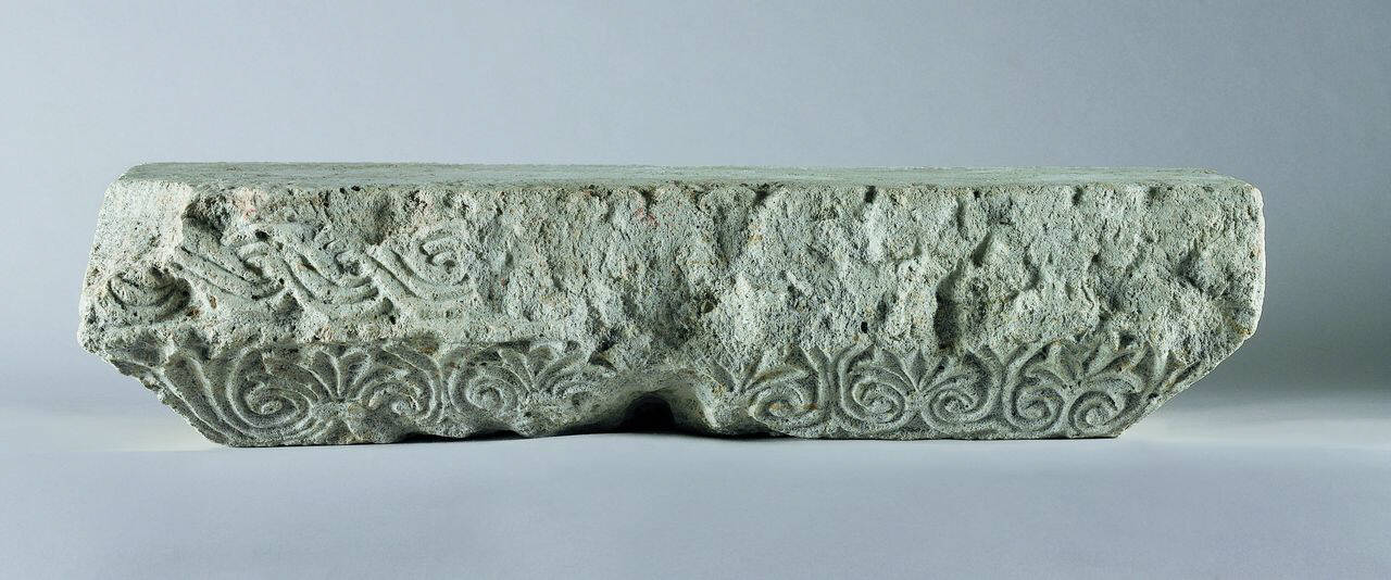 Base d'imposta abrasa (pulvino) di Scultore - ambito lombardo (fine sec. XI)