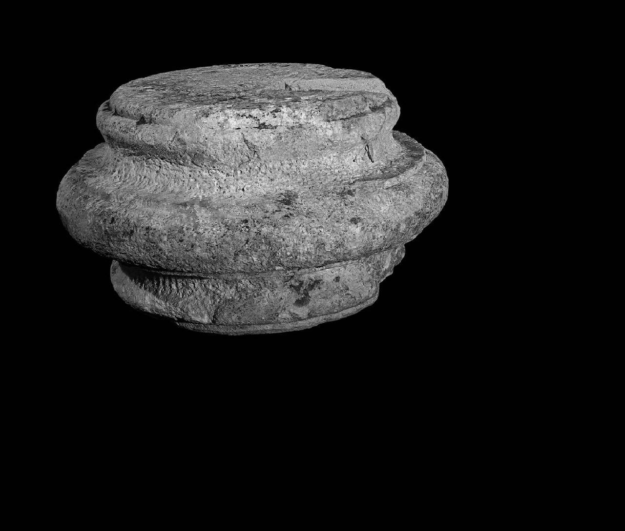 Base? di colonna a doppia scozia (base? di colonna) di Scultore - ambito lombardo (seconda metà sec. XV)