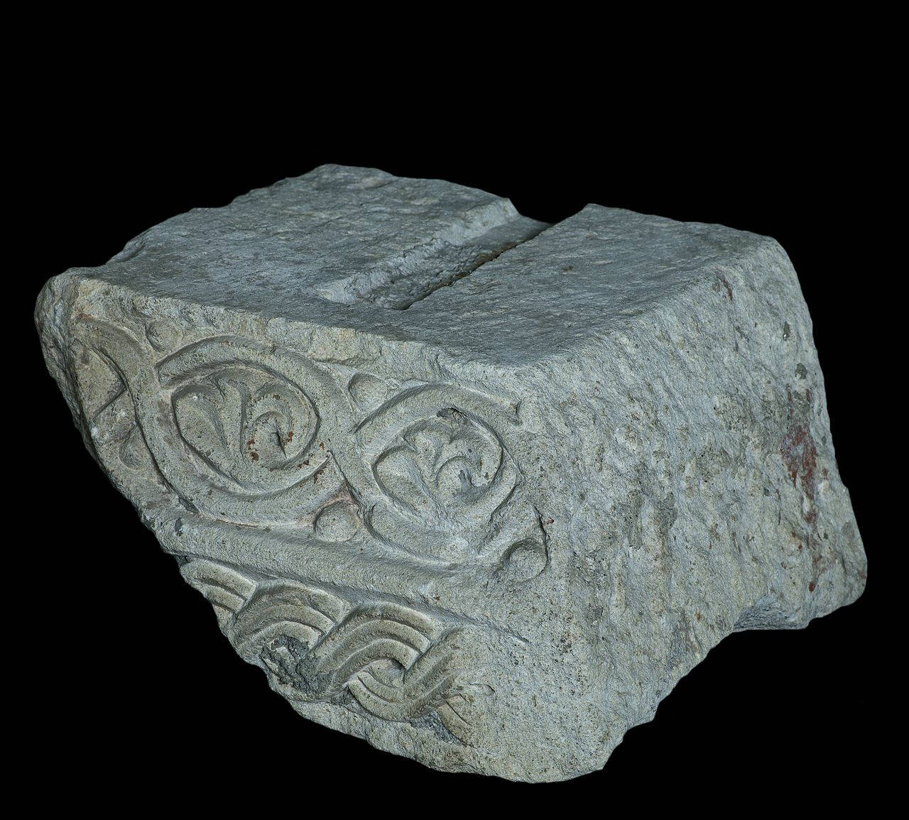 Base d'imposta, frammentaria (pulvino) di Scultore - ambito lombardo (fine sec. XI)