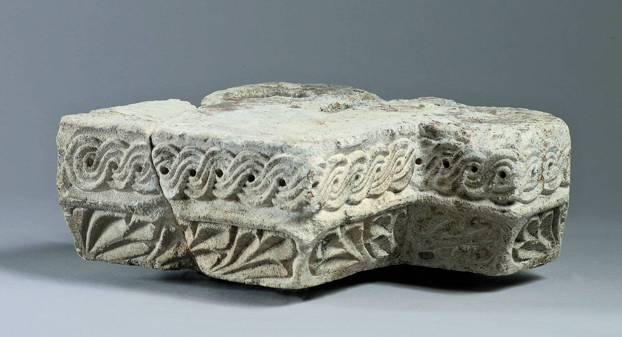 Base d'imposta a due sezioni (pulvino) di Scultore - ambito lombardo (fine sec. XI)