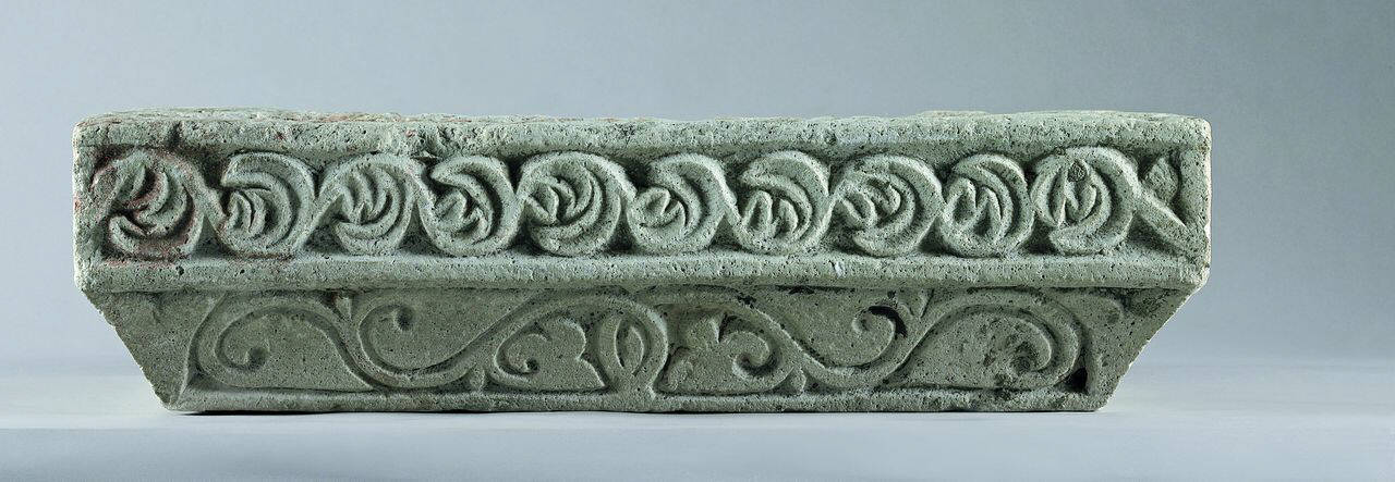 Base d'imposta decorata du due ordini (pulvino) di Scultore - ambito lombardo (fine sec. XI)