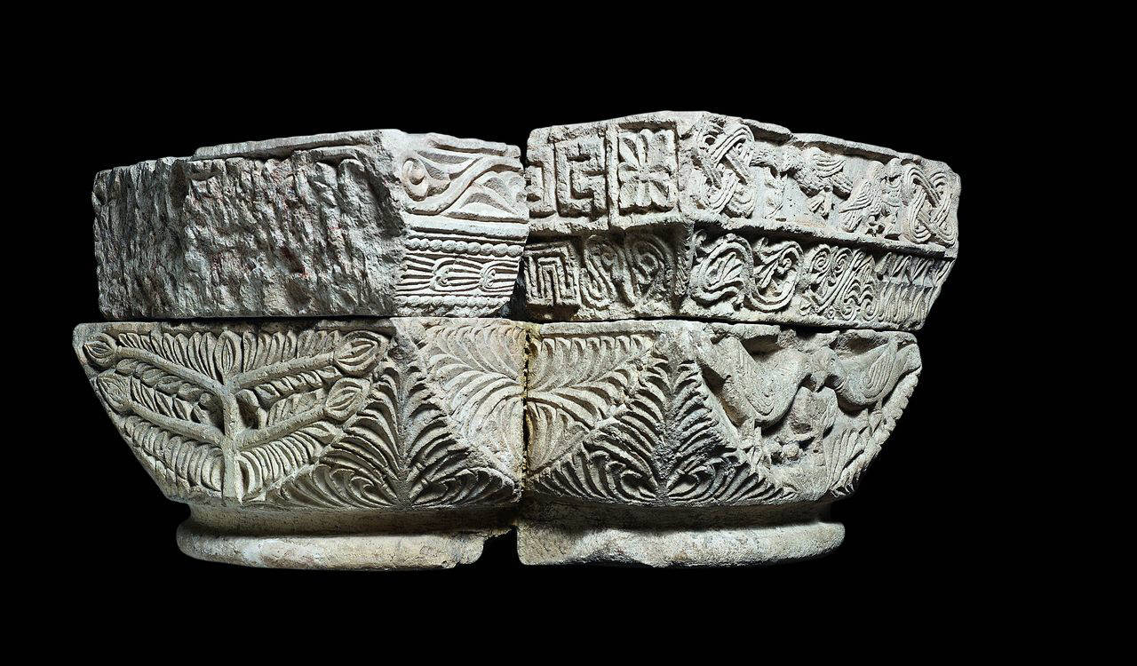 Capitello di semicolonna con sirena (capitello) di Scultore - ambito lombardo (fine sec. XI)