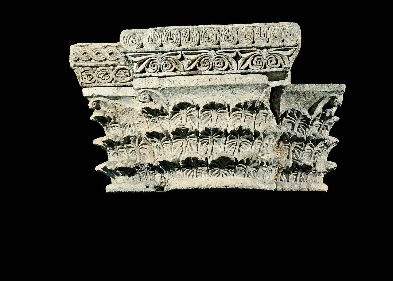 Pulvino con decorazione a nastri e motivi fitomorfi (pulvino) di Scultore - ambito lombardo (fine sec. XI)