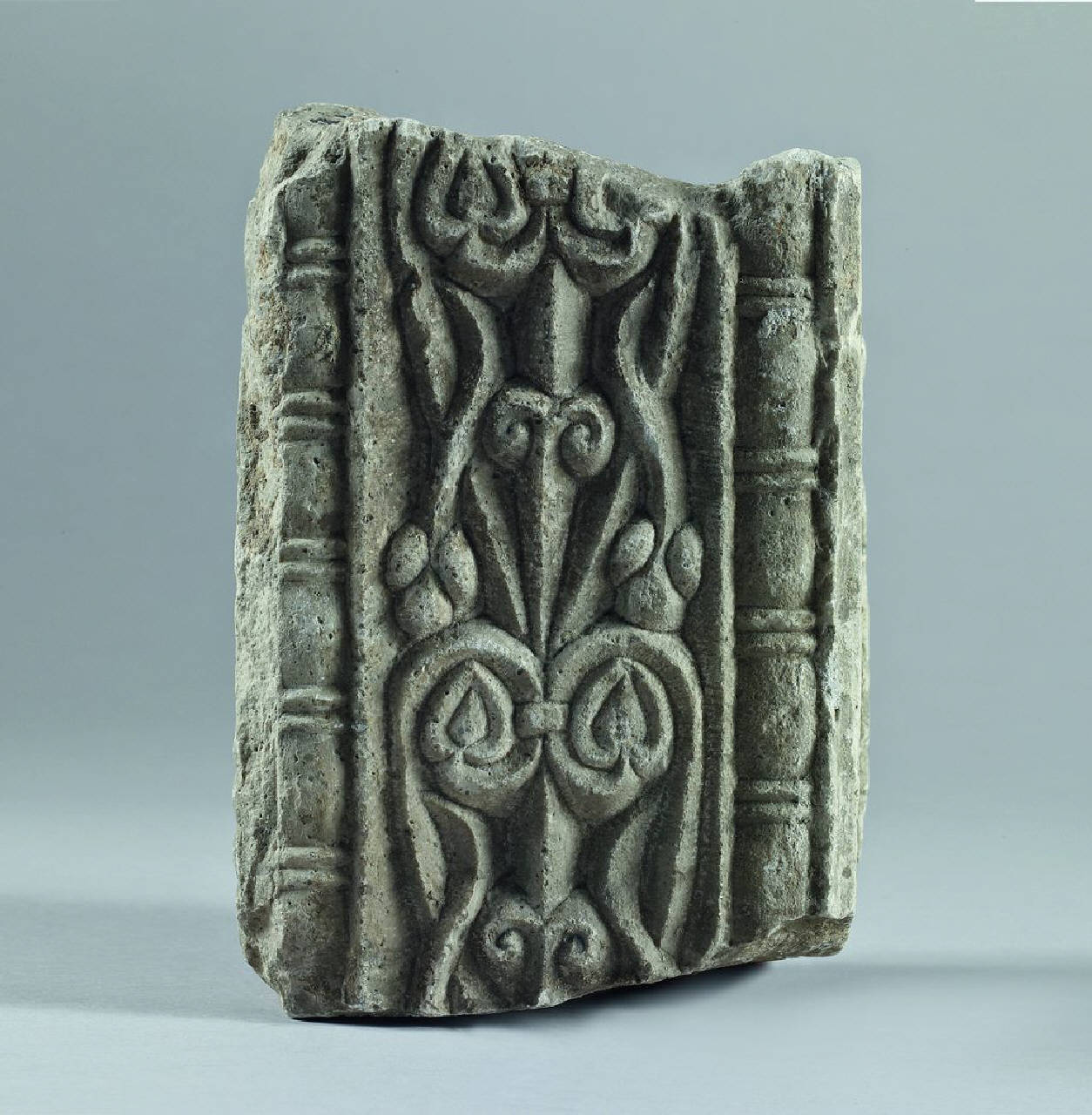 Stipite destro?, frammento di (stipite, frammento di) di Scultore - ambito lombardo (metà sec. VIII)