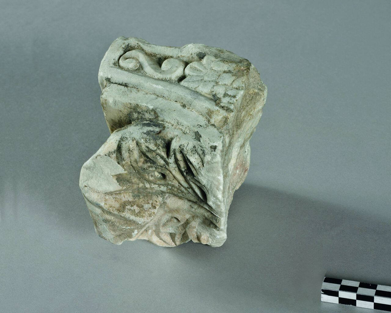 Mensola figurata, frammentaria (mensola, frammento di) di Scultore - ambito lombardo (prima metà sec. VIII)