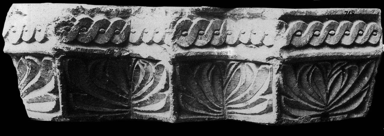 Base d'imposta a tre sezioni (pulvino) di Scultore - ambito lombardo (fine sec. XI)