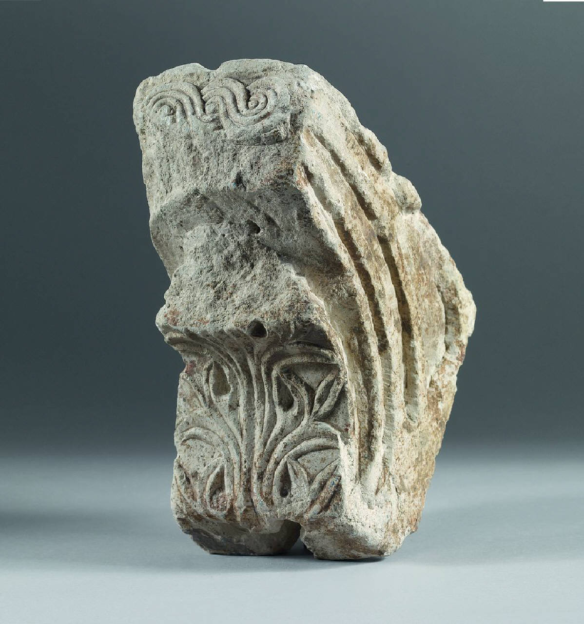 Mensola frammentaria (mensola, frammento di) di Scultore - ambito lombardo (prima metà sec. VIII)