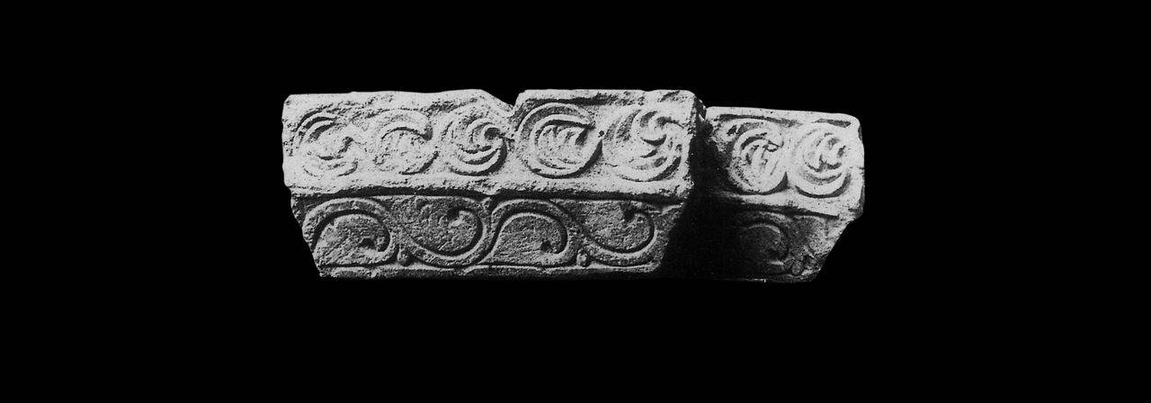 Pulvino d'angolo decorato su due ordini (pulvino) di Scultore - ambito lombardo (fine sec. XI)