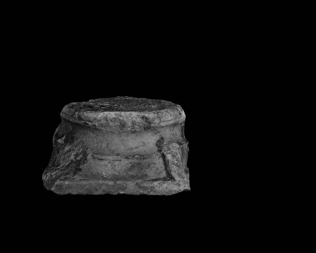 Base di colonna (base di colonna, parte di) di Scultore - ambito lombardo (fine-prima metà sec. XIII sec. XII)