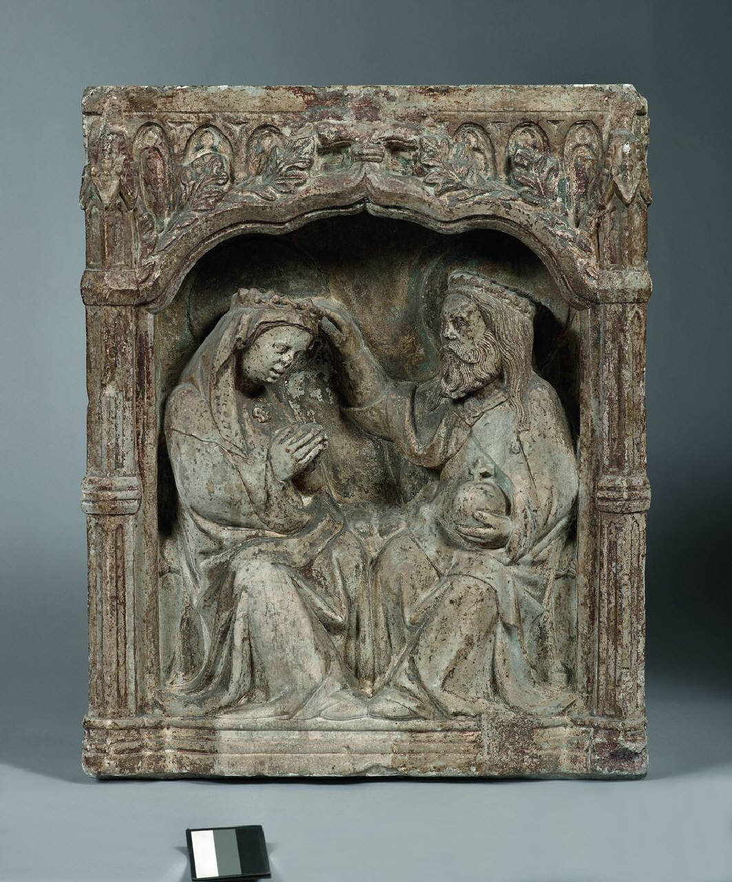 Edicola con l'incoronazione della Vergine, reimpiegata (edicola, reimpiegata) di Scultore - ambito veronese (inizio; reimpiego sec. XV)