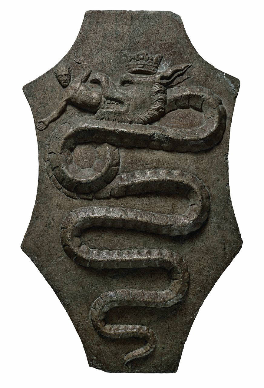 Scudo a testa di cavallo: stemma Visconti (lastra mistilinea, rilievo) di Briosco, Benedetto (bottega) (ultimo quarto sec. XV)