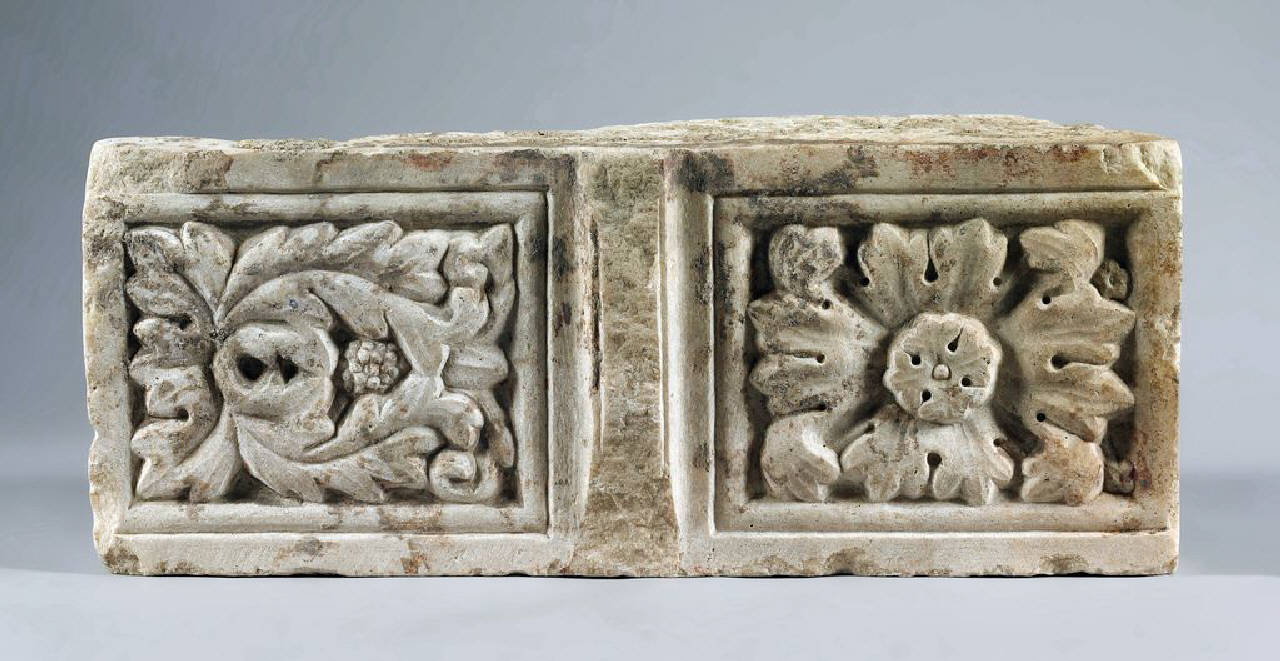 Formelle binate con motivi vegetali (portale, parte di?) di Scultore - ambito lombardo (fine/inizio sec. XIII)