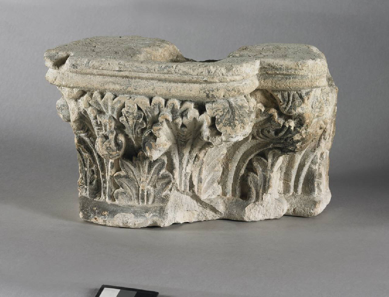 Capitello di semipilastro reimpiegato (capitello di semipilastro) di Scultore - ambito lombardo (fine/inizio sec. XII)