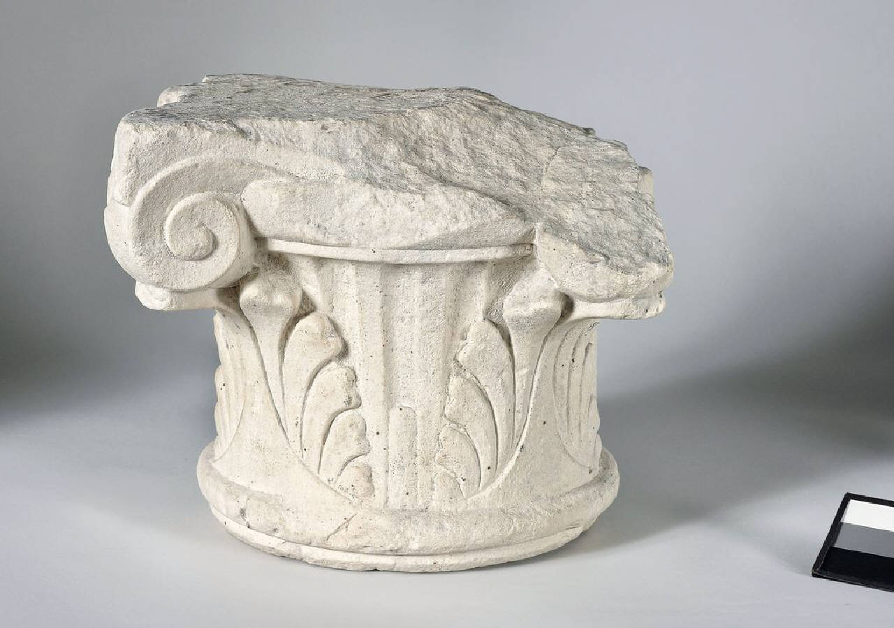 Capitello a un ordine, bacellato, frammentario (capitello) di Scultore - ambito lombardo (? sec. XV)