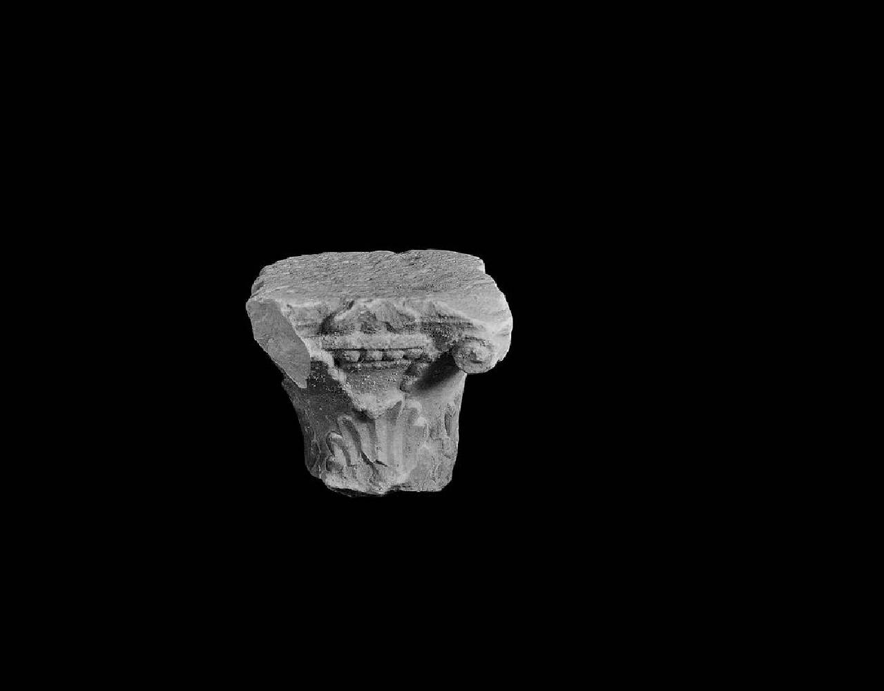 Capitello con echino decorato a ovuli (capitello) di Scultore - ambito lombardo (sec. XV)