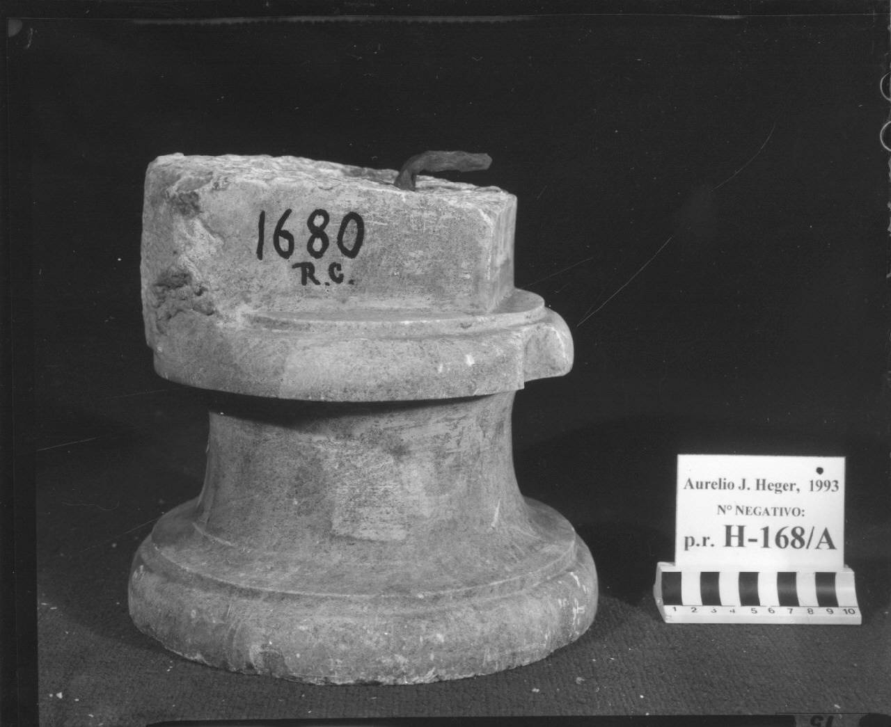 Base per busto ? (base) di Scultore - ambito italiano (sec. XIX)