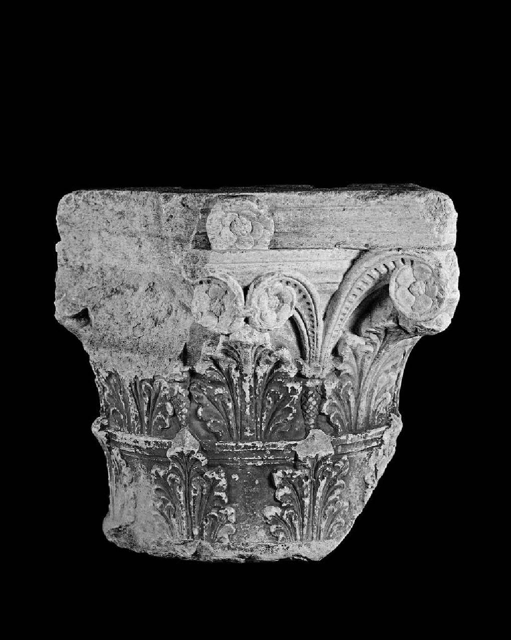 Capitello a due ordini di foglie d'acanto (capitello) di Scultore - ambito lombardo (ultimo quarto sec. XV)