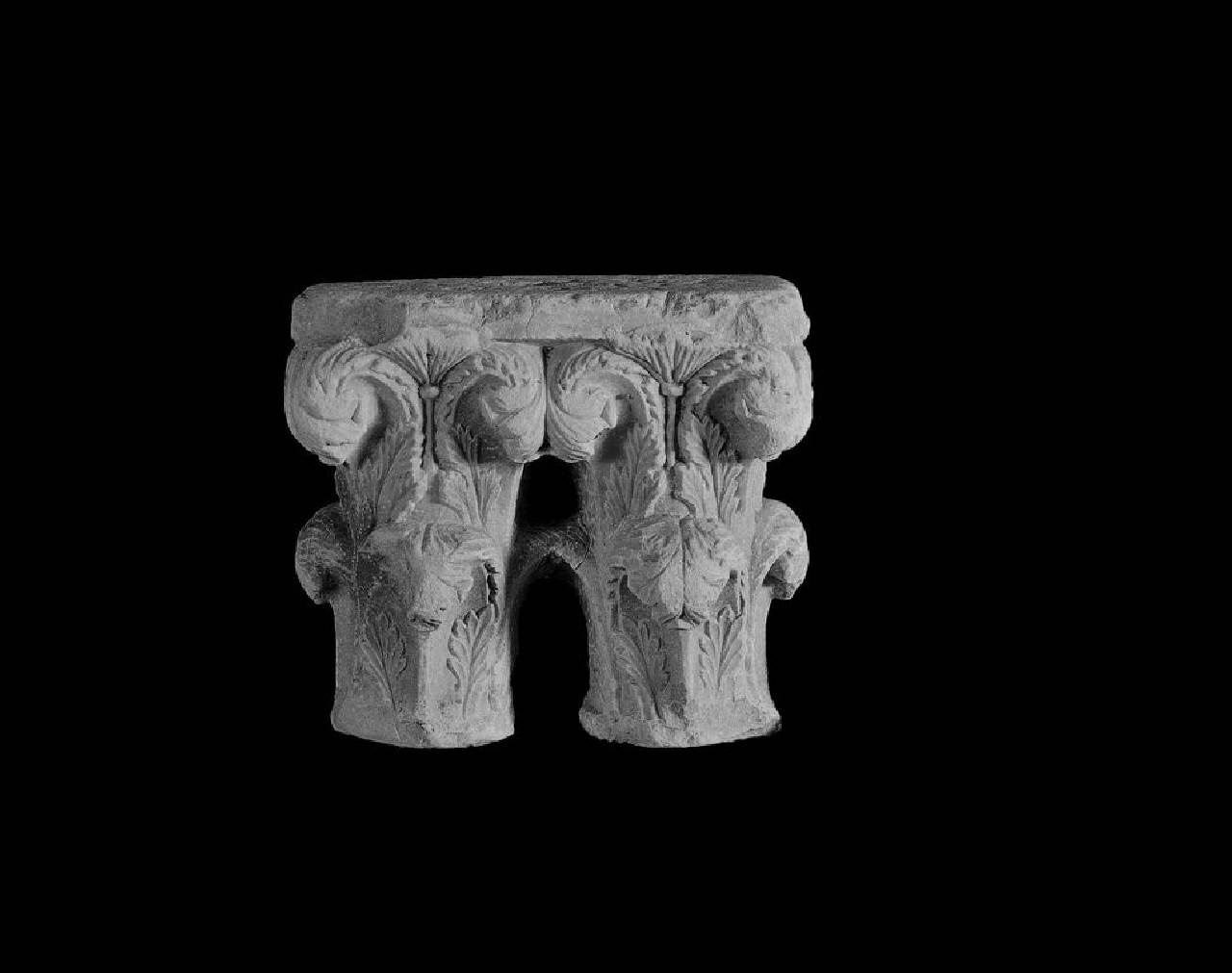 Capitello binato, incompiuto (capitello binato) di Scultore - ambito lombardo (seconda metà sec. XIII)