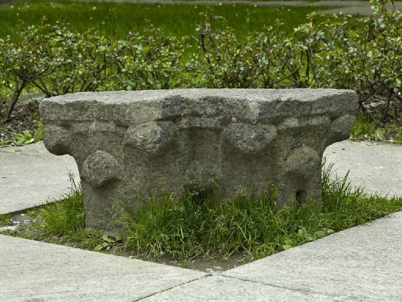 Capitello angolare a doppio corpo (capitello) di Scultore - ambito lombardo (prima metà sec. XV)