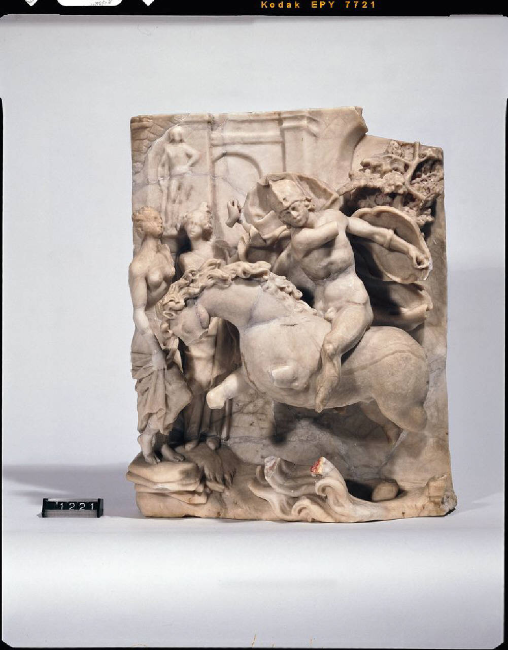 Quinto Curzio si getta nella voragine (lastra, altorilievo) di Scultore; Busti, Agostino detto Bambaia (o Bambaja) (; attribuito) - ambito lombardo (prima metà sec. XVI)