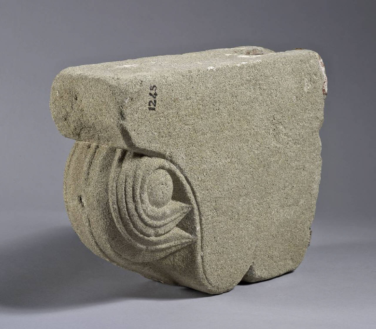 Mensola con foglia nervata (mensola) di Scultore - ambito lombardo (ultimo quarto sec. XV)