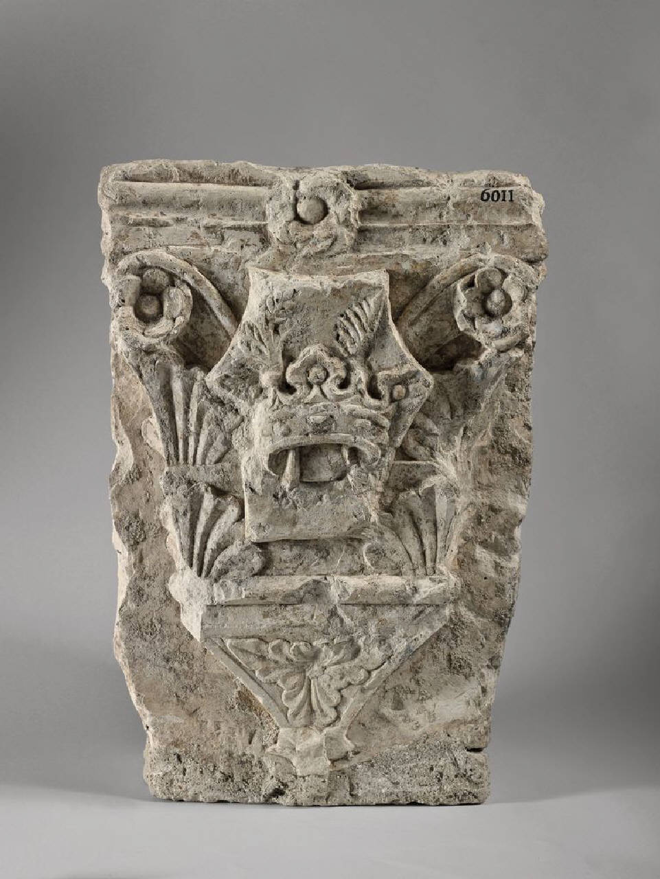 Peduccio con impresa dei "piumai" (peduccio) di Scultore - ambito lombardo (terzo quarto sec. XV)