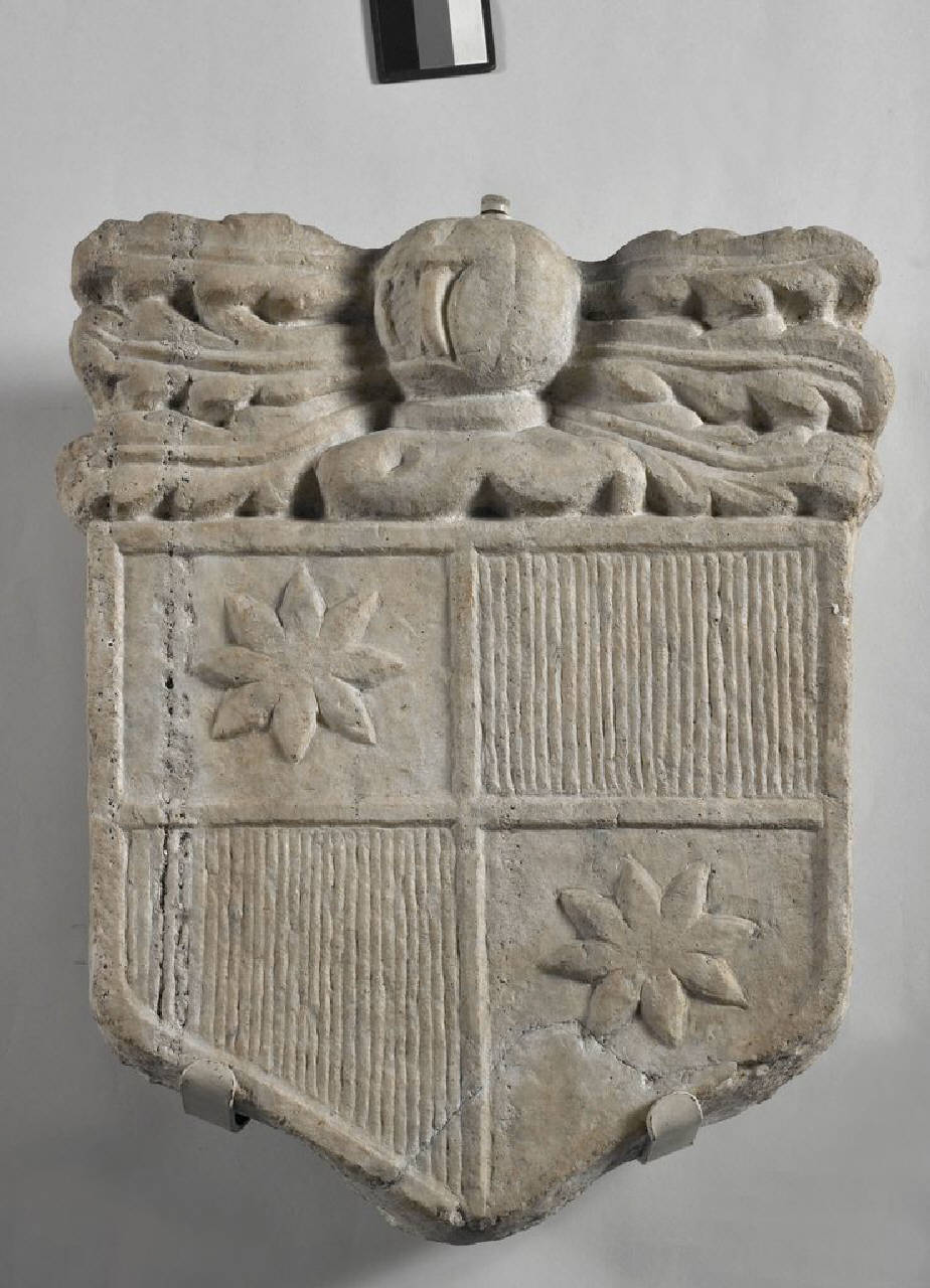 Scudo a punta con stemma Carena (lastra) di Scultore - ambito lombardo (prima metà sec. XVII)