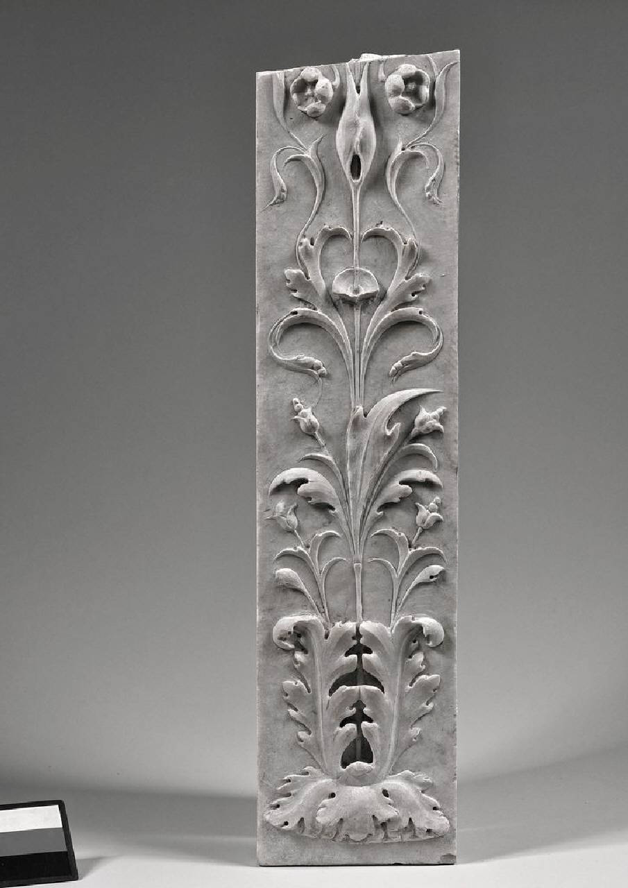 Lesena con candelabra sorgente da cespo a tre ordini (lesena, parte di) di Scultore - ambito lombardo (ultimo quarto sec. XV)