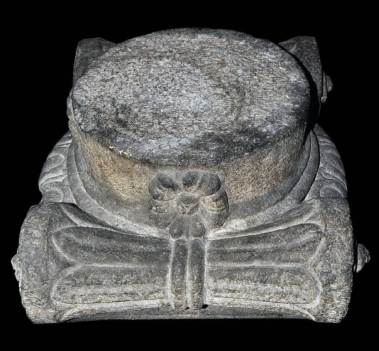 Capitello (capitello) di Scultore - ambito lombardo (seconda metà sec. XVII)