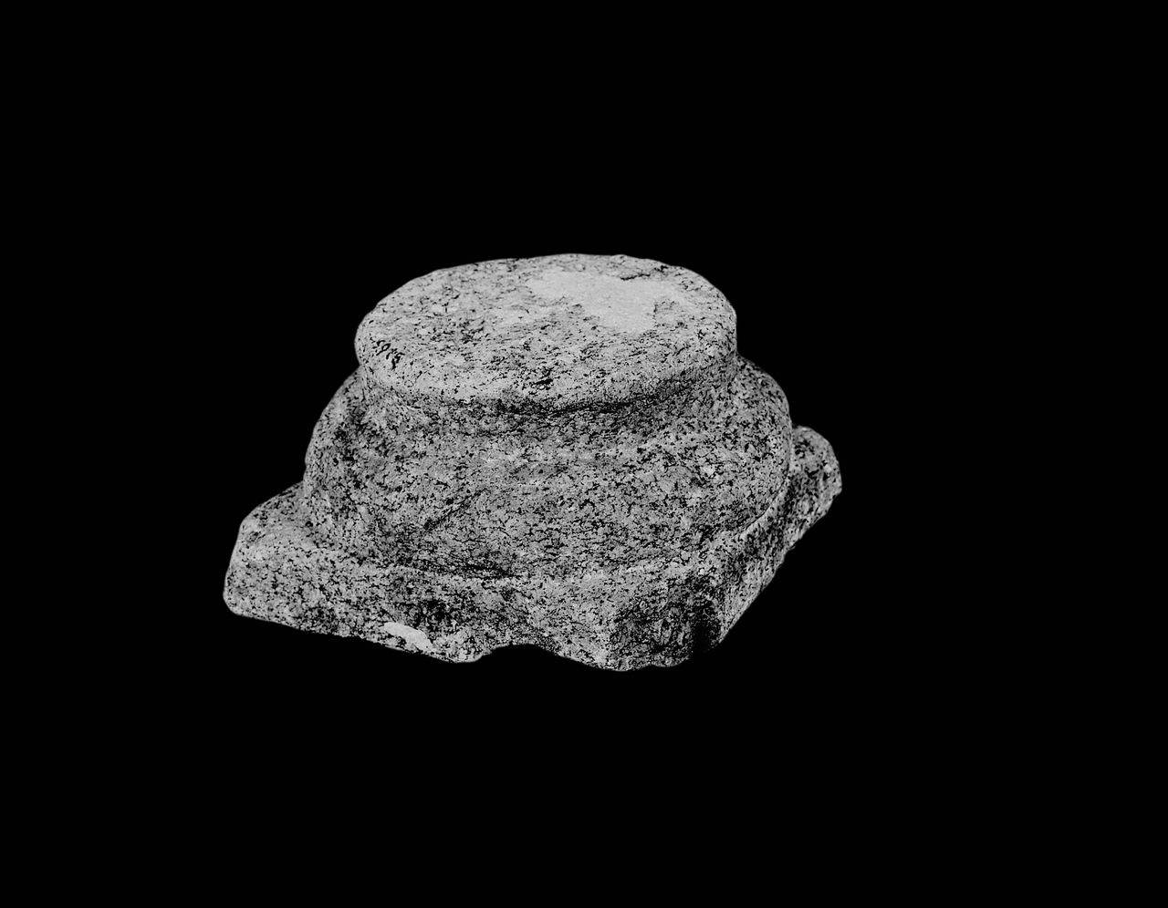 Base di colonna (base di colonna) di Scultore - ambito lombardo (fine/inizio sec. XIII)