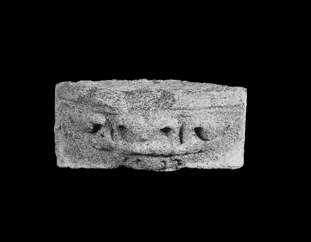 Mensola angolare con tre foglie d'acqua (mensola angolare) di Scultore - ambito lombardo (prima metà sec. XIV)