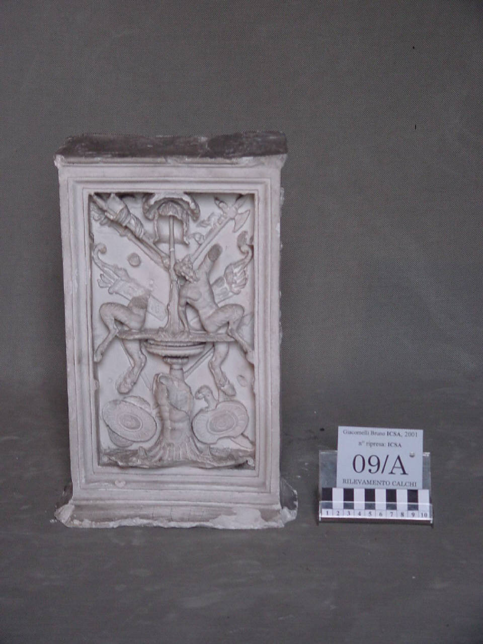 Calco di pilastrino con coppia di satiri del monumento di Gaston de Foix (pilastrino) di Pierotti, Pietro (terzo quarto sec. XIX)