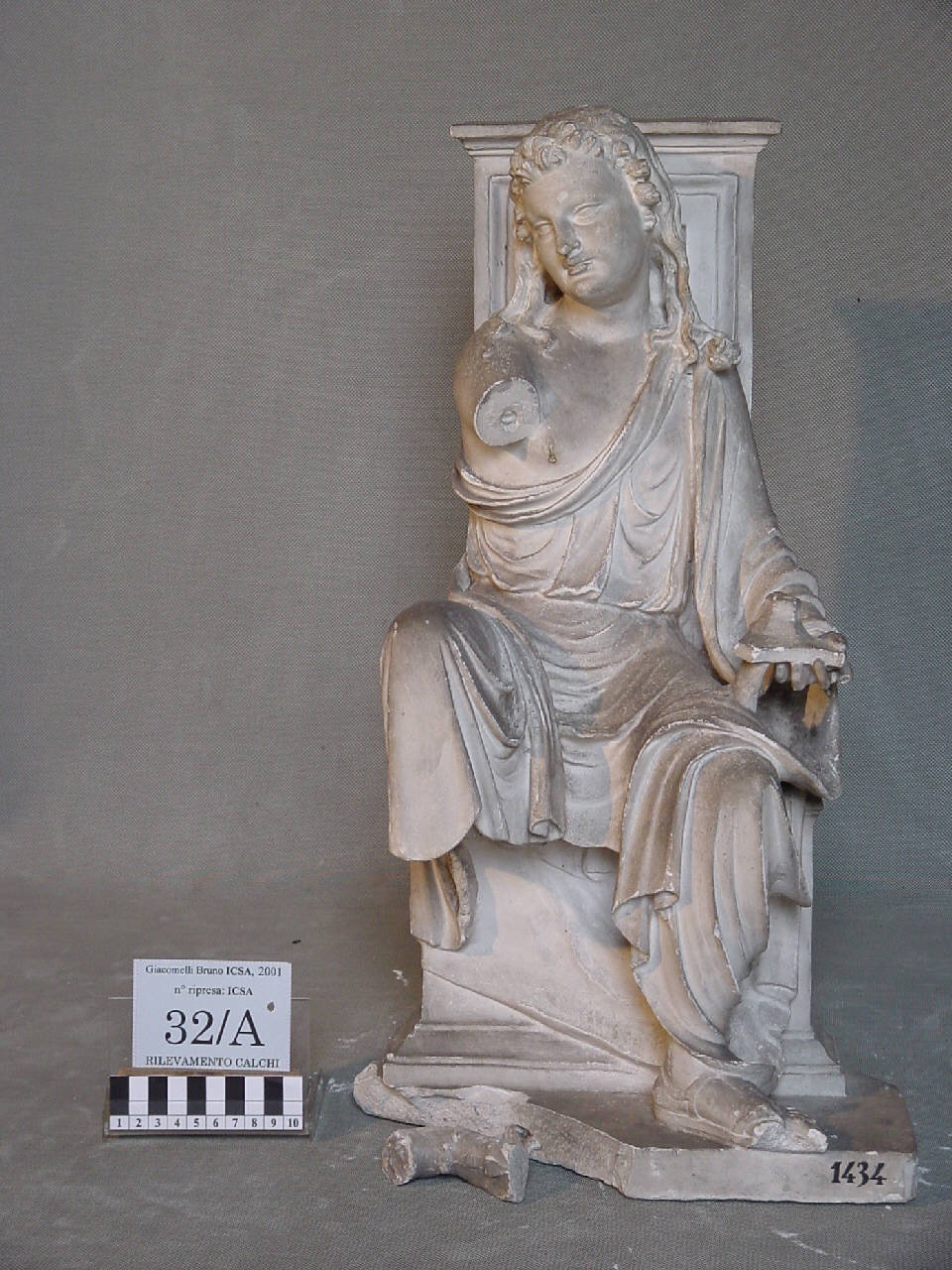 Calco di Apostolo, San Giovanni Evangelista (statua) di Pierotti, Pietro (terzo quarto sec. XIX)