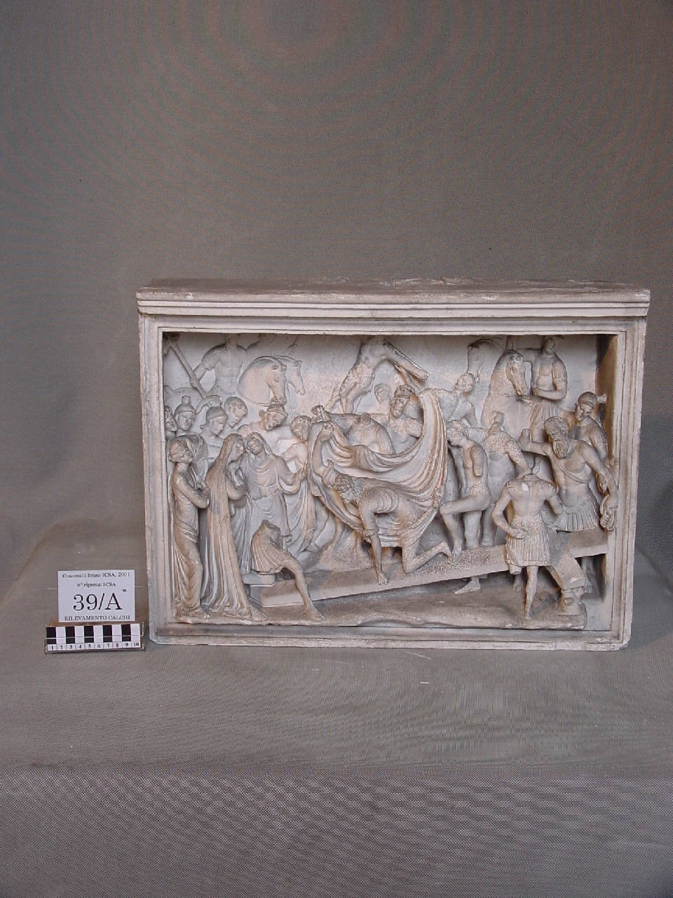 Calco del rilievo con le Storie della Passione di Cristo: Gesù spogliato delle vesti (lastra, altorilievo) di Pierotti, Pietro (terzo quarto sec. XIX)