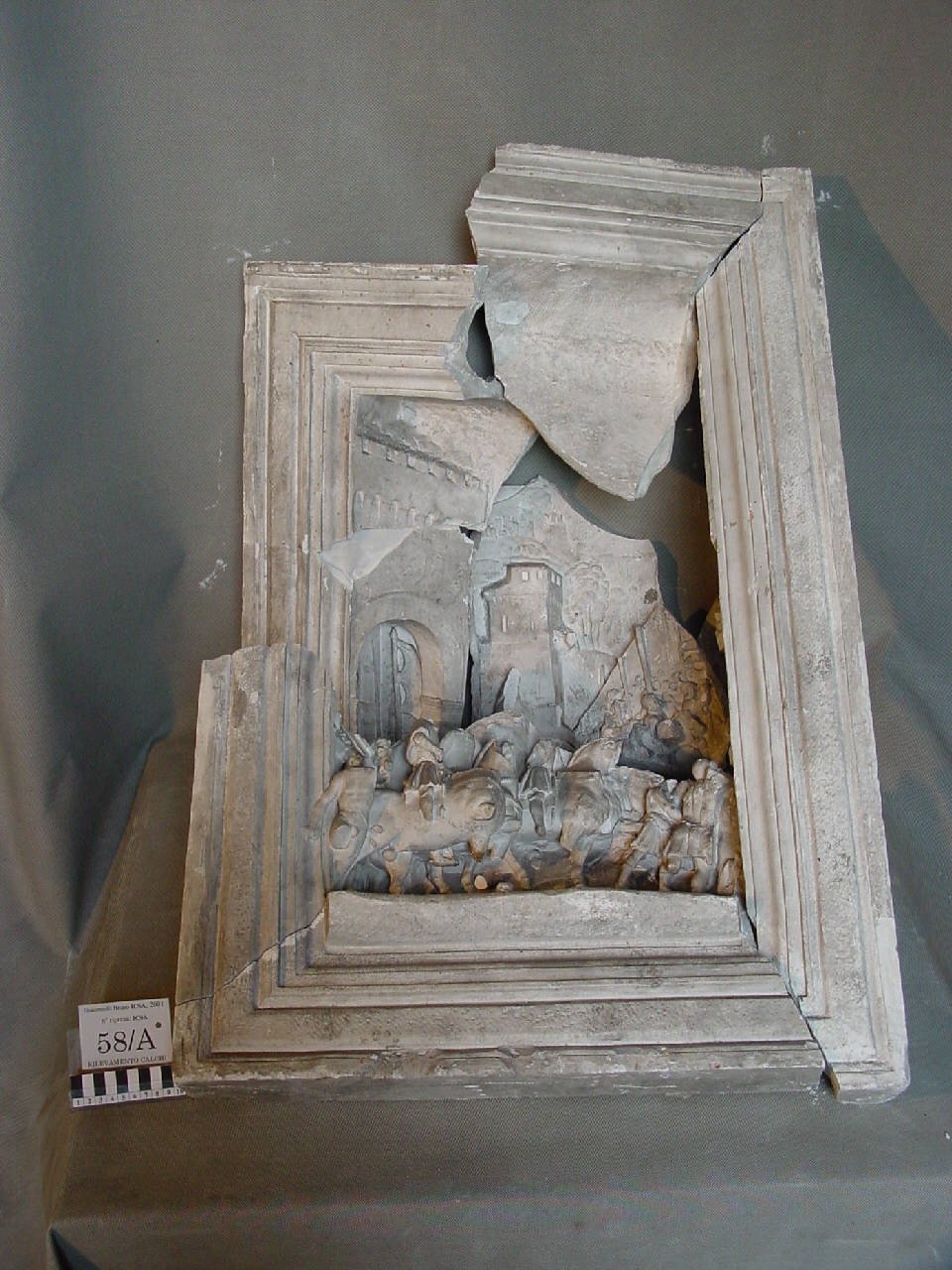 Calco di lastra con la partenza di Gaston de Foix da Bologna del monumento di Gaston de Foix (lastra, parti di) di Pierotti, Pietro (terzo quarto sec. XIX)