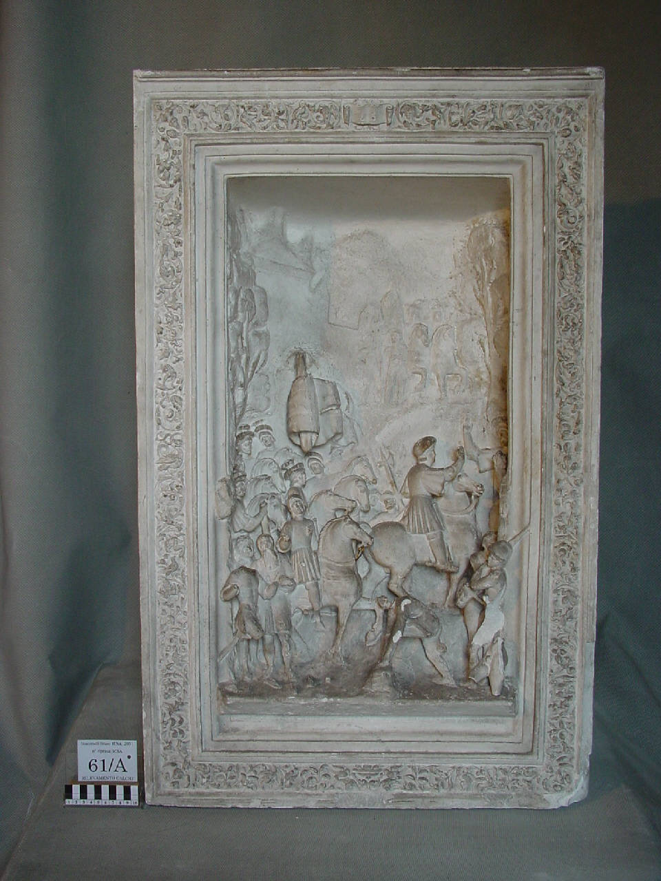 Calco di rilievo con l'esortazione di Bayard del monumento di Gaston de Foix (lastra, altorilievo) di Pierotti, Pietro (terzo quarto sec. XIX)
