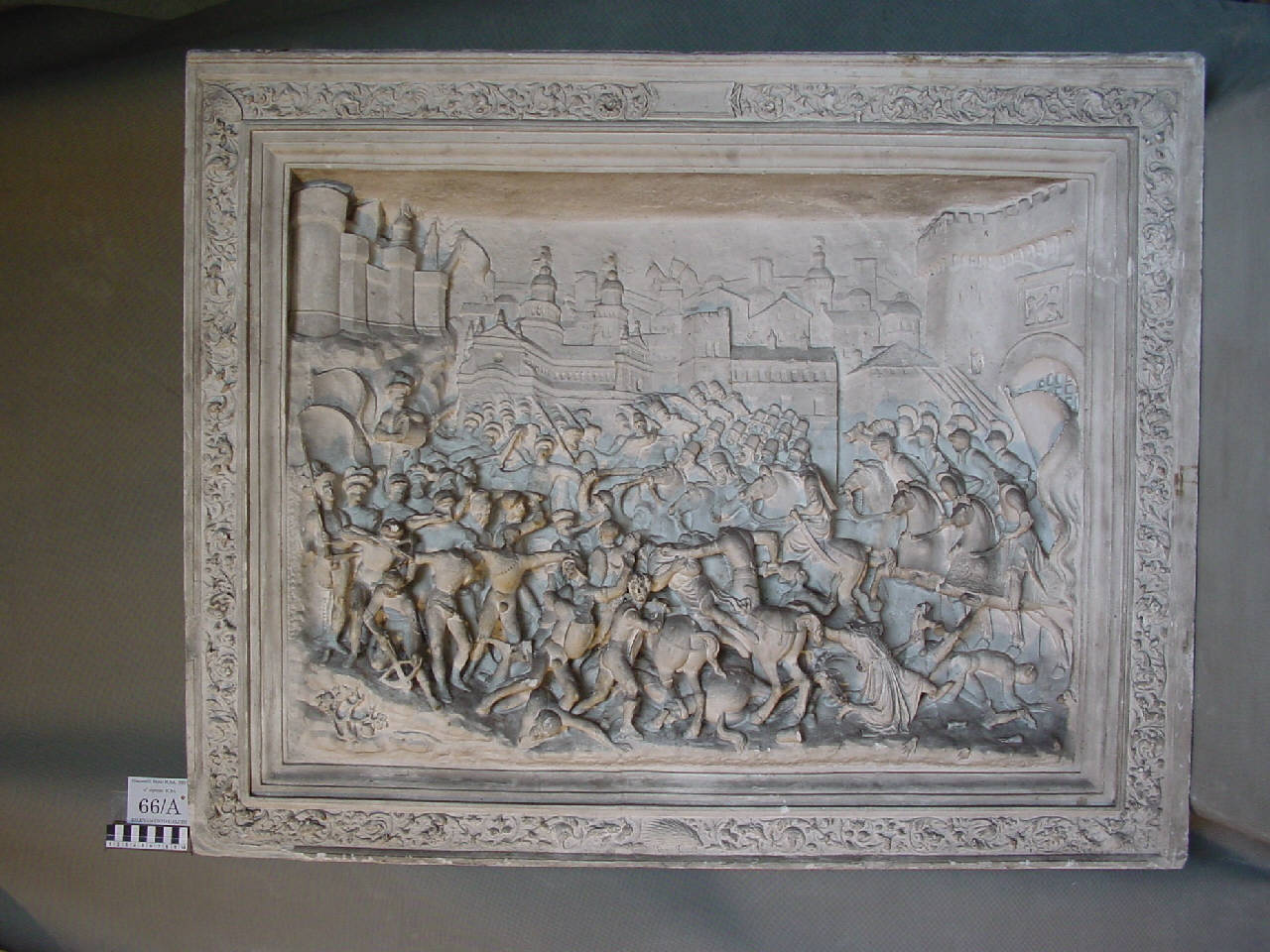 Calco di rilievo con la presa di Brescia del monumento di Gaston de Foix (lastra, altorilievo) di Pierotti, Pietro (terzo quarto sec. XIX)