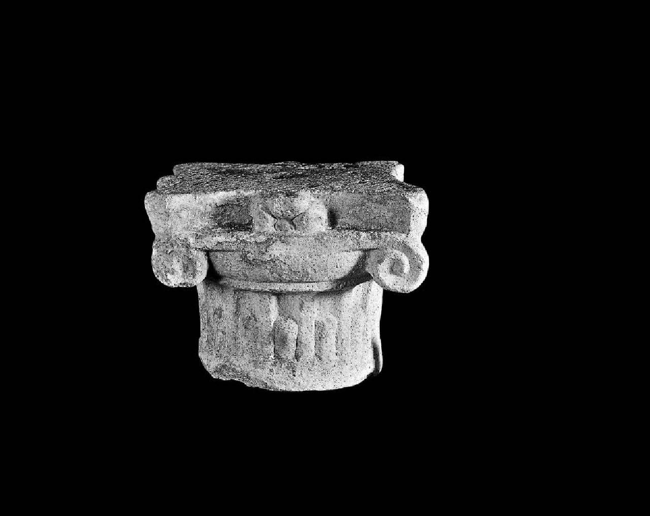 Capitello da casa Missaglia (capitello) di Scultore - ambito lombardo (seconda metà sec. XV)