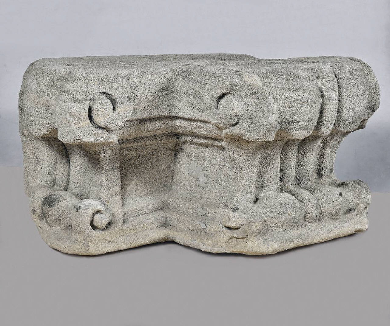 Mensola mistilinea (balaustra, parte di) di Scultore - ambito lombardo (ultimo quarto sec. XVII)