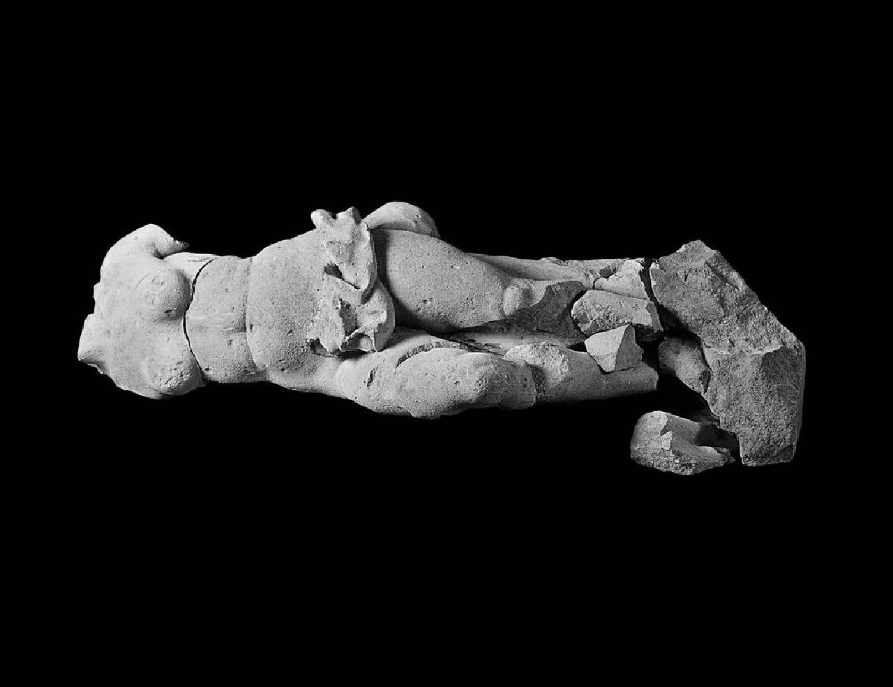 Statua femminile acefala frammentaria (statua, parti di) di Scultore - ambito lombardo (fine/inizio sec. XVII)